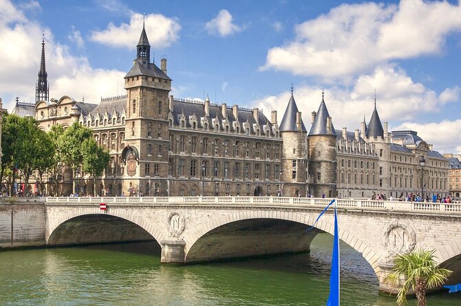 Paris City Center Free Walking Tour (Tip-Based) - Notre-Dame and the story of Île de la Cité