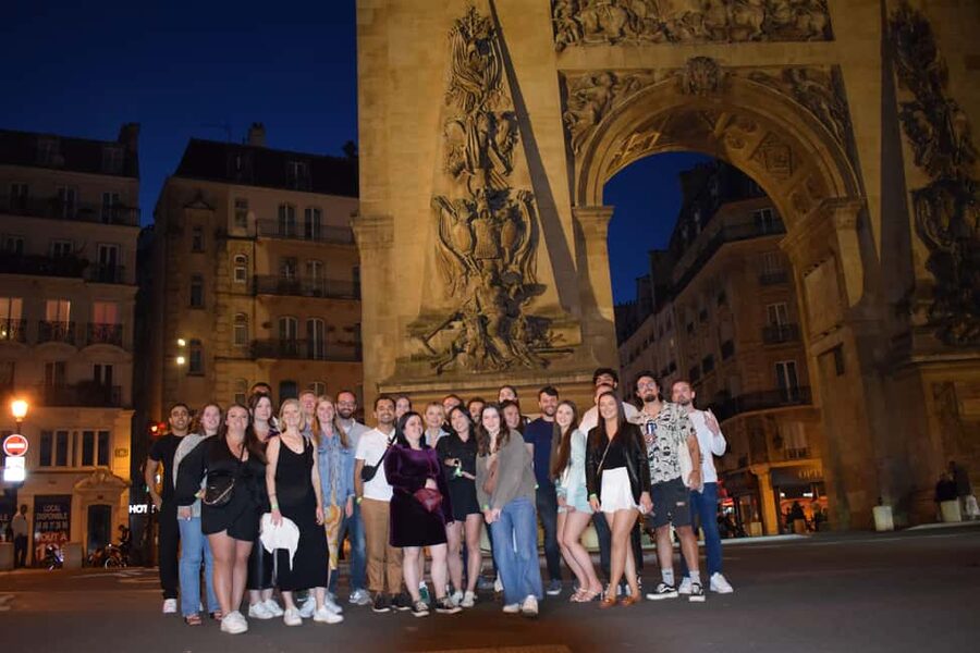 Paris: City Center Guided Pub Crawl with Shots & Club Entry - Should you book this Paris pub crawl?
