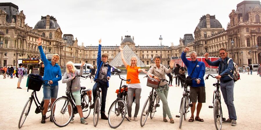 Paris: City Highlights Bike Tour - Bikes, comfort, and safety