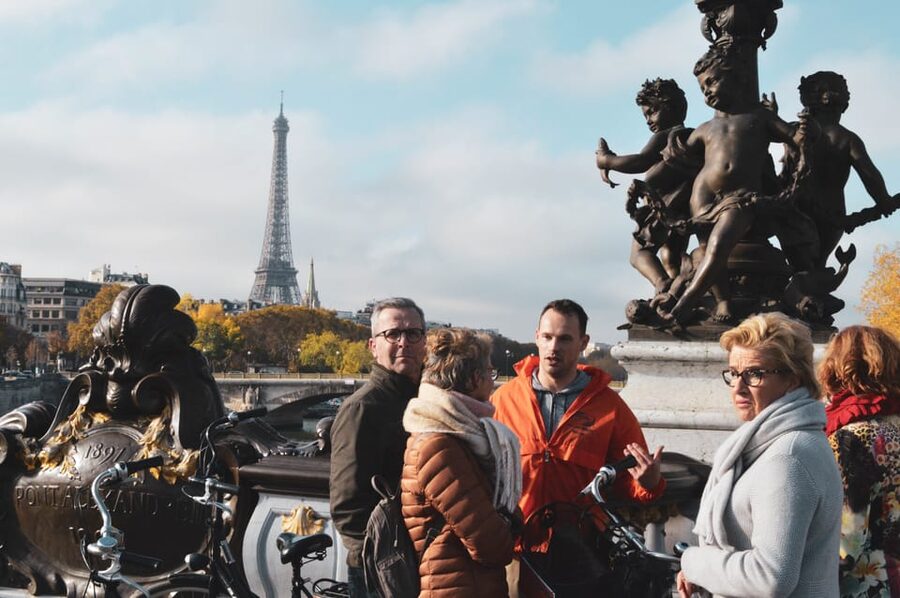 Paris: City Highlights Bike Tour - From Place de la Concorde to the Champs-Élysées