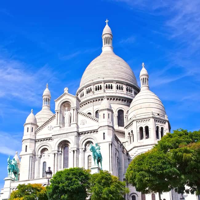 Paris: City Pass – Eiffel, Louvre & 27+ Must-See Sights - Exploring Montmartre and Sacré Coeur