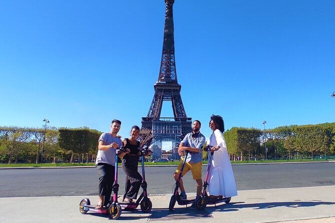 Paris City Tour by E-Scooter with Fun Guide (Small groups) - Finding the Eiffel Tower viewpoint