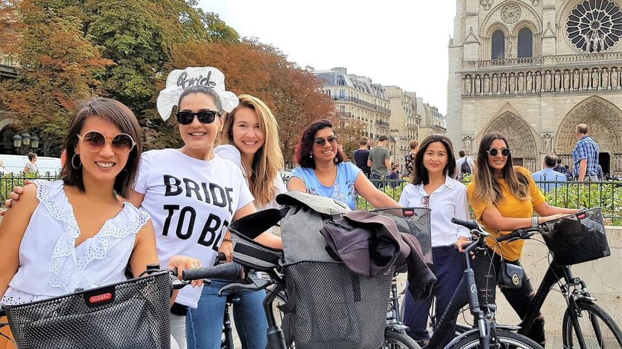 Paris: City Treasures Bike Tour - Starting at City Hall and crossing the old islands
