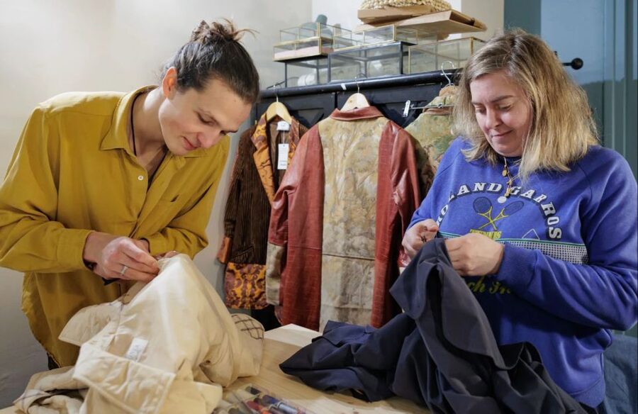Paris: Couture workshop, upcycle your own jacket - Who should book this workshop?