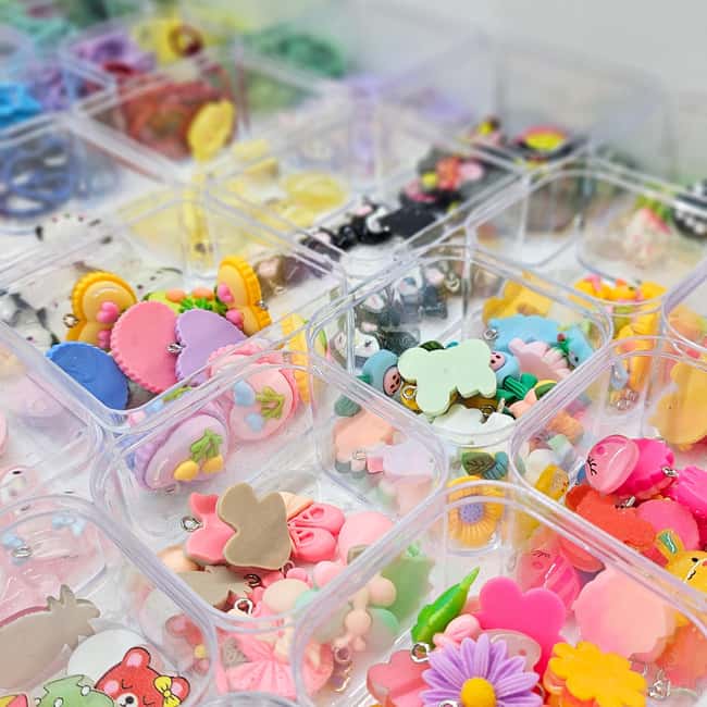 Paris: Create your phone strap, bag or keychain - Key points to know