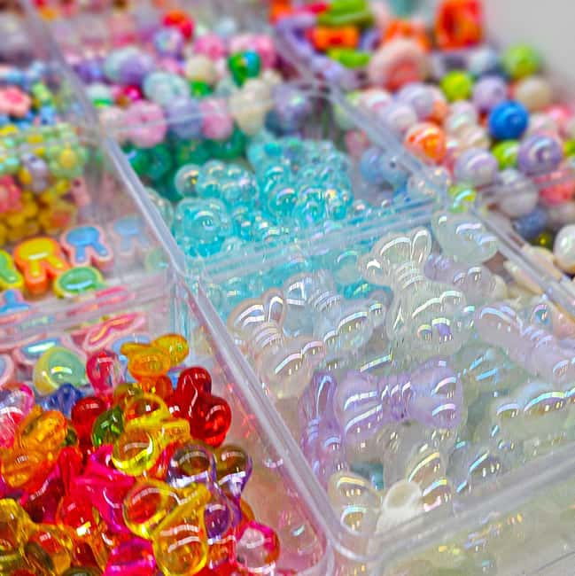 Paris: Create your phone strap, bag or keychain - A useful activity for families and creative pairs