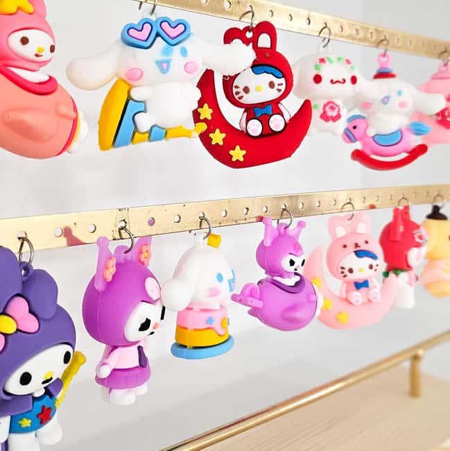 Paris: Create your phone strap, bag or keychain - What is included, and what is not specified