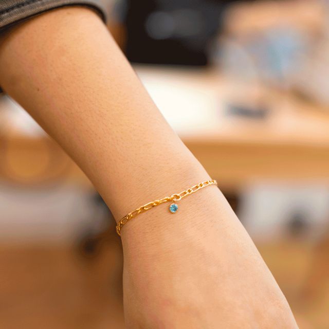 Paris: Custom Permanent Bracelet Crafting Experience - Preparing for a comfortable fitting