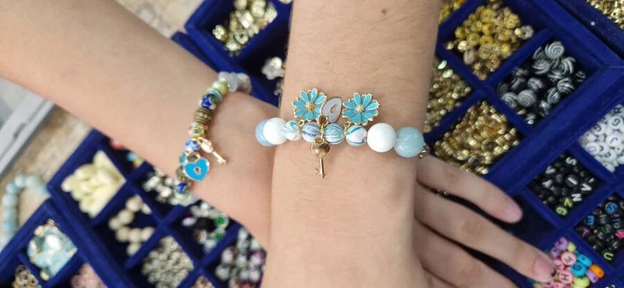 Paris: Custom Souvenir Bracelet Workshop - Choosing Stones, Colors, and Accessories