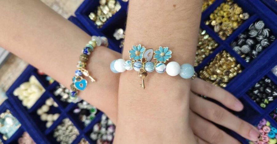 Paris: Custom Souvenir Bracelet Workshop - Booking Flexibility and Practical Details