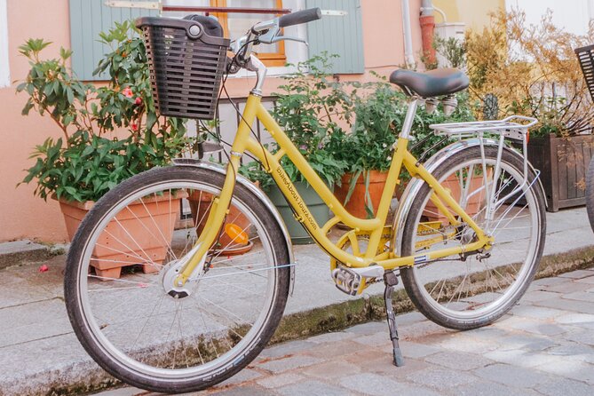 Paris: Day Bike Rental - Starting at Le Peloton Café in the Marais