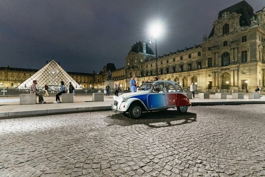 Paris: Discover Paris by Night in a Vintage Car with a Local - The Eiffel Tower at its most dramatic