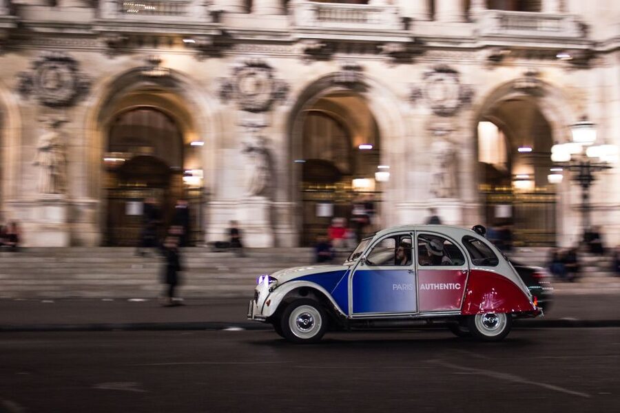 Paris: Discover Paris by Night in a Vintage Car with a Local - Passing the Louvre, Notre Dame, and Île de la Cité
