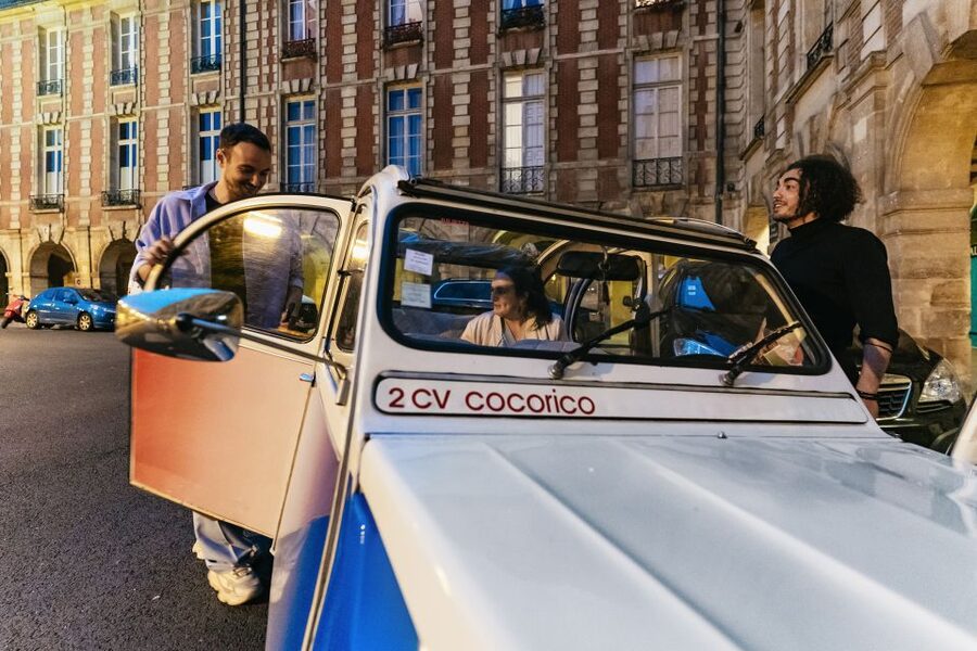 Paris: Discover Paris by Night in a Vintage Car with a Local - Montmartre and quieter corners