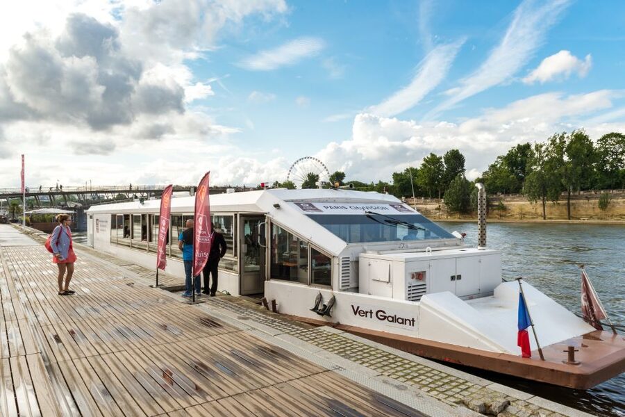 Paris: Early Evening Dinner Cruise on the River Seine - Choosing the right departure