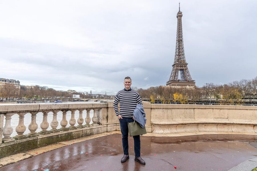 Paris: Eiffel Area Private Photoshoot - Simple ways to prepare for better photographs