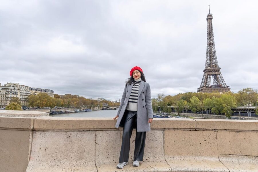 Paris: Eiffel Area Private Photoshoot - Who will get the most from this appointment