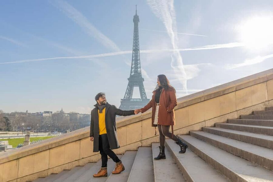 Paris: Eiffel Area Private Photoshoot - Starting at 2 Rue Beethoven