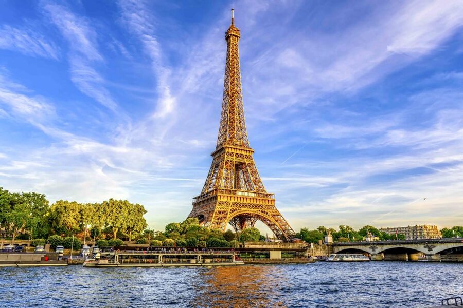 Paris: Eiffel Tower Access by Elevator & Seine River Cruise - The walk to the tower and the guided introduction