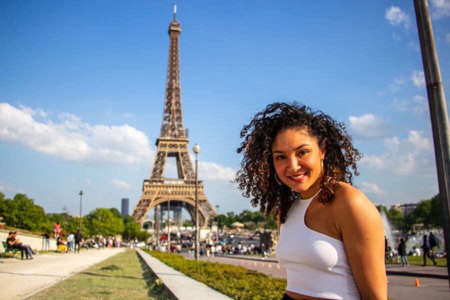 Paris: Eiffel Tower and Paris Bridges Private Photowalk - Choosing 45 minutes or 75 minutes