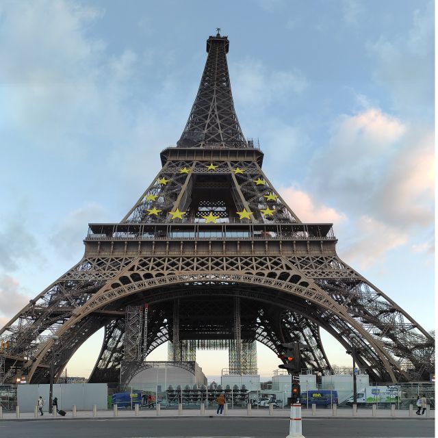 Paris: Eiffel Tower Entry Ticket with Optional Summit Access - Meeting your host near Le Champ de Mars Cafe