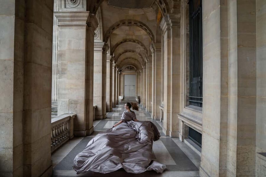 Paris: Eiffel Tower Flying-Dress Photoshoot jonadress - Should you book the Eiffel Tower flying-dress shoot?
