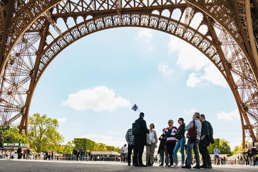 Paris: Eiffel Tower Fully Guided Tour with Summit Option - Key points to know before booking