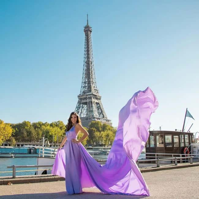 Paris: Eiffel Tower Glamor Photoshoot with Dress Options - Key details before you book