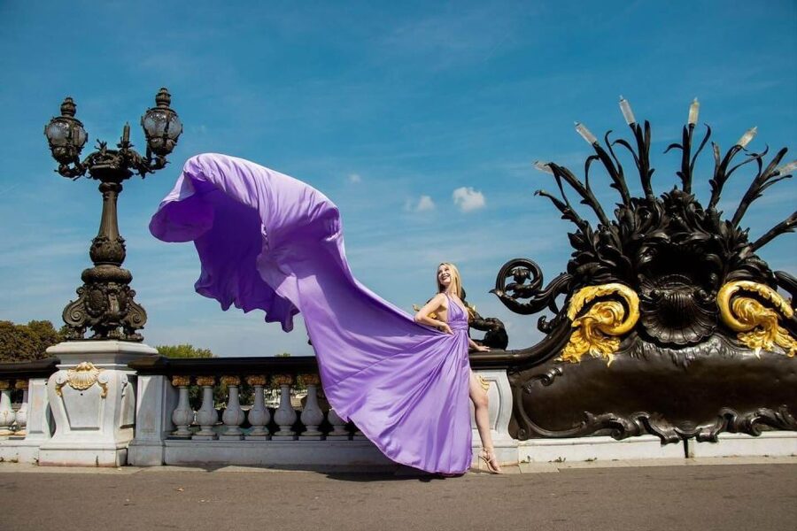 Paris: Eiffel Tower Glamor Photoshoot with Dress Options - What you receive after the camera stops