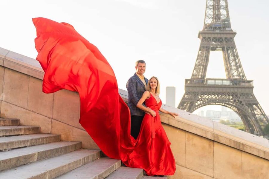 Paris: Eiffel Tower Glamor Photoshoot with Dress Options - Choosing from 150 French-made dresses