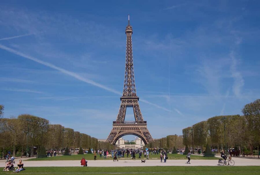 Paris: Eiffel Tower Guided Tour with Summit Access - Who will get the most from this Eiffel Tower tour?