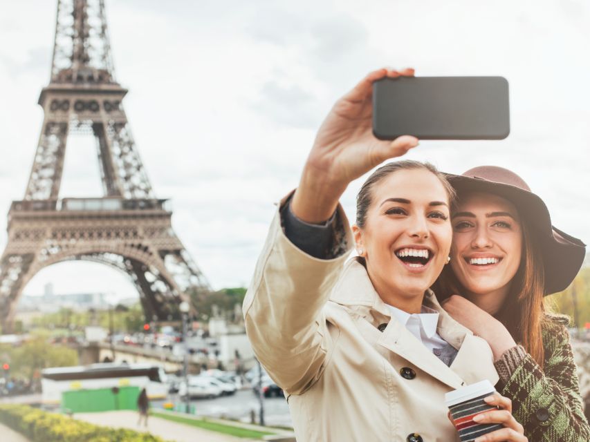 Paris: Eiffel Tower Hosted Tour, Seine Cruise and City Tour - The smart three-part introduction to Paris
