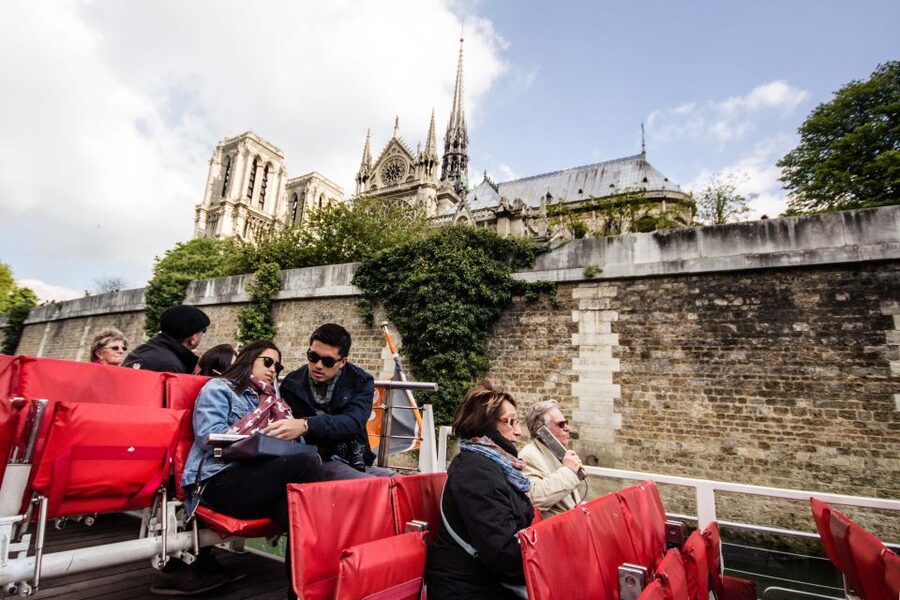 Paris: Eiffel Tower Hosted Tour, Seine Cruise and City Tour - Cruising from the Eiffel Tower along the Seine