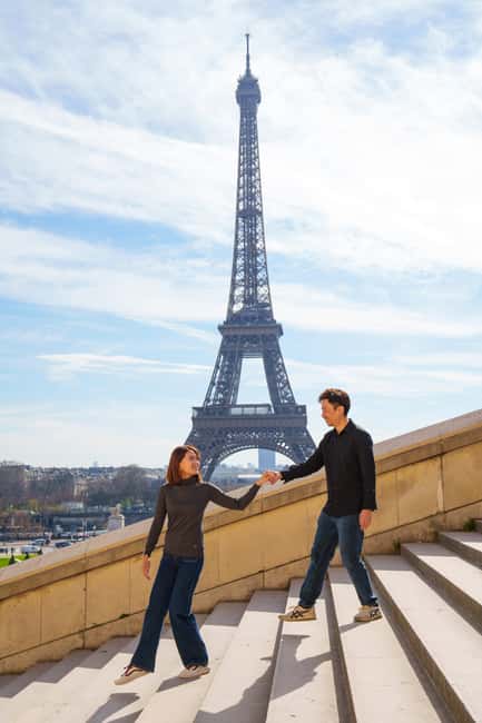 Paris: Eiffel Tower Photoshoot with a Professional - What the Edited Photos Are Like