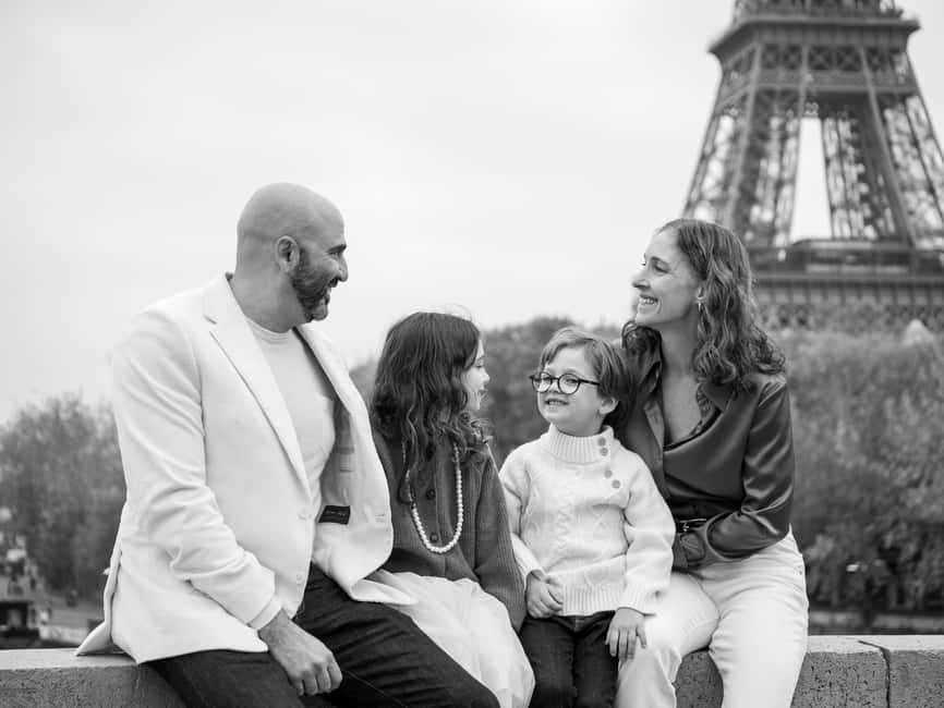 Paris: Eiffel Tower Private Photoshoot Experience - The premium option adds the Seine River