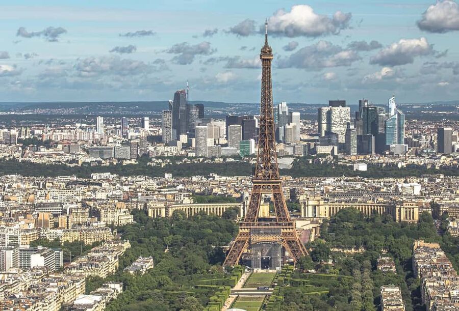 Paris: Eiffel Tower Tour with Summit or Second Floor Access - Security first, then the elevator ride