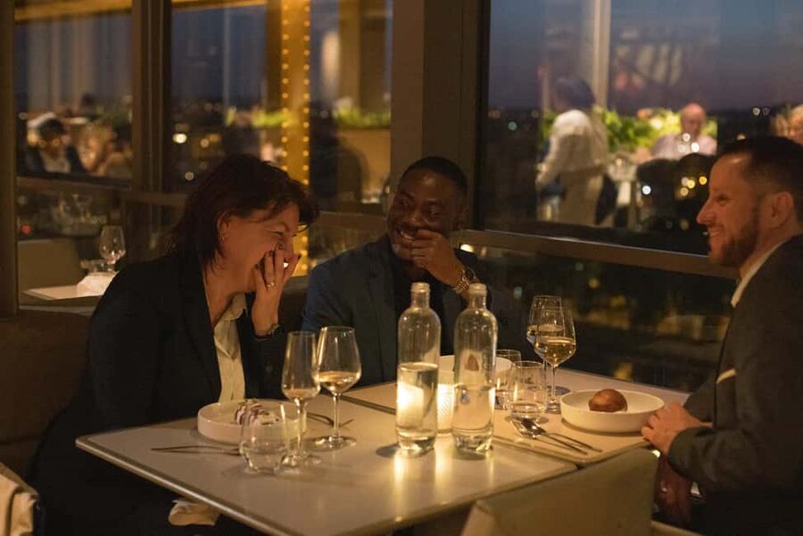 Paris: Elegant Dinner with Drinks in the Eiffel Tower - Choosing between Menu Gustave and Menu Grande Dame