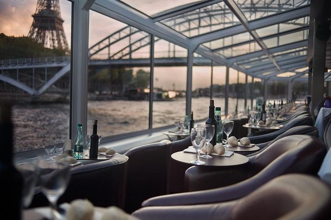 Paris en Scene 3 Course Seine River Dinner Cruise - A dinner cruise built around Paris after dark