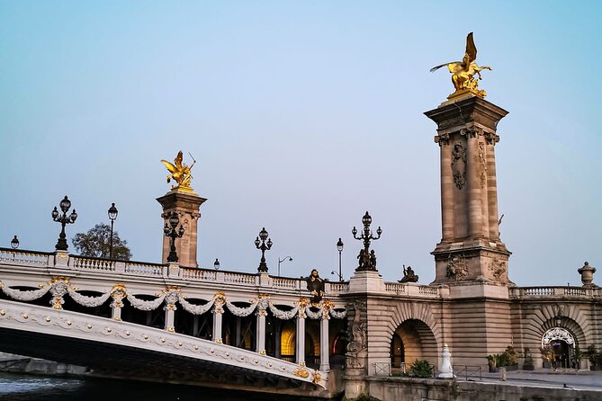 Paris en Scene 3 Course Seine River Dinner Cruise - Music, mood, and seating