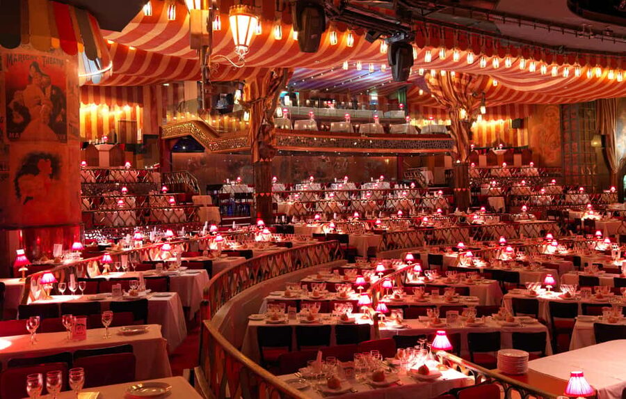 Paris: Evening Sightseeing Tour and Moulin Rouge Show - Is $200 a fair price?