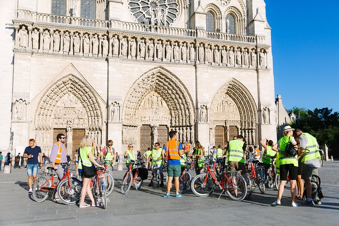 Paris Evening Snapshot Bike Tour - Paris by bike, with the lights coming on