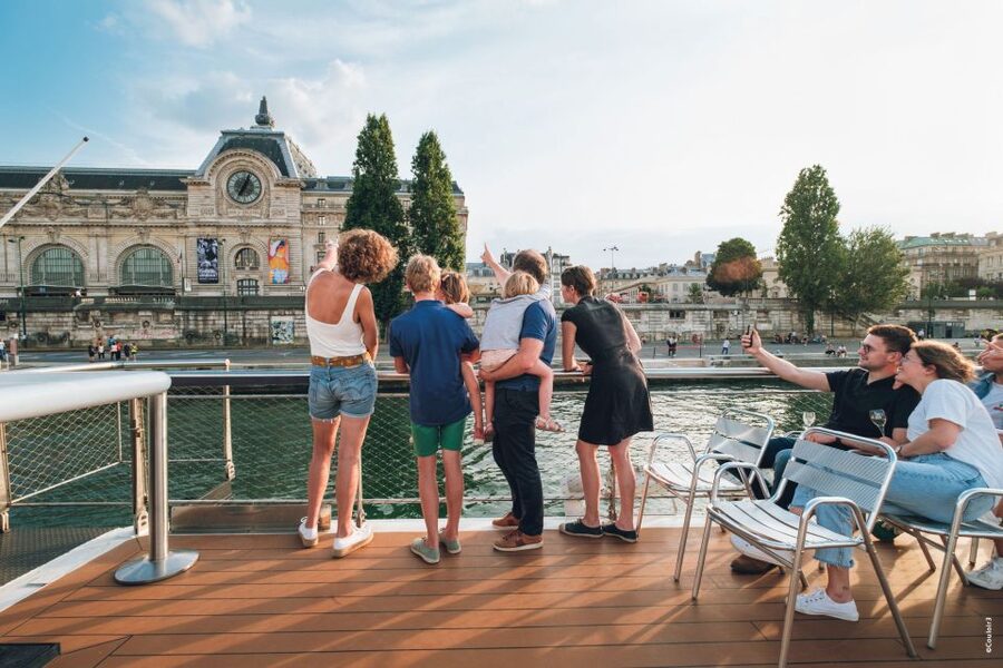 Paris: Family-Friendly River Seine Guided Cruise - What you can eat and drink onboard