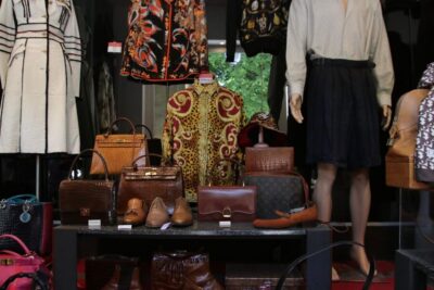 Fashion History Walking Tour in the Heart of Paris