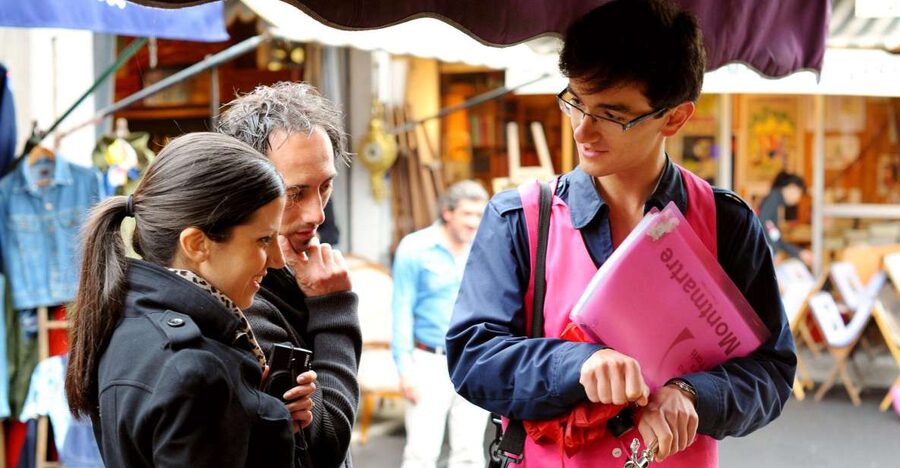 Paris: Flea Market Insider's Tour in Extra-Small Group - Finding quality among 2,500 stalls
