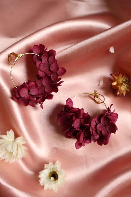 Paris: Floral Earrings workshop - Booking details that affect your plans