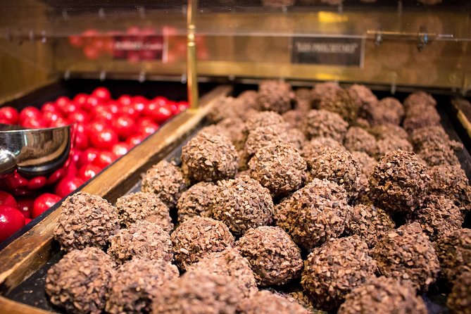 Paris French Sweets Tasting Tour with Pastries and Chocolates - What this Paris sweets tour really offers