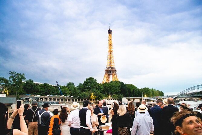 Paris Gourmet Dinner Seine River Cruise with Singer and DJ Set - The route from Île Saint-Louis to the Eiffel Tower