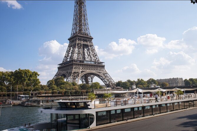 Paris Gourmet Dinner Seine River Cruise with Singer and DJ Set - Finding the boat requires extra planning