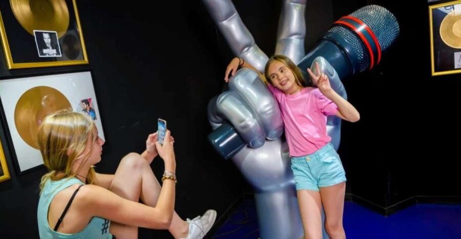 Paris: Grèvin Wax Museum and Seine River Cruise Tickets - Grévin Museum: Paris fun with a camera in hand