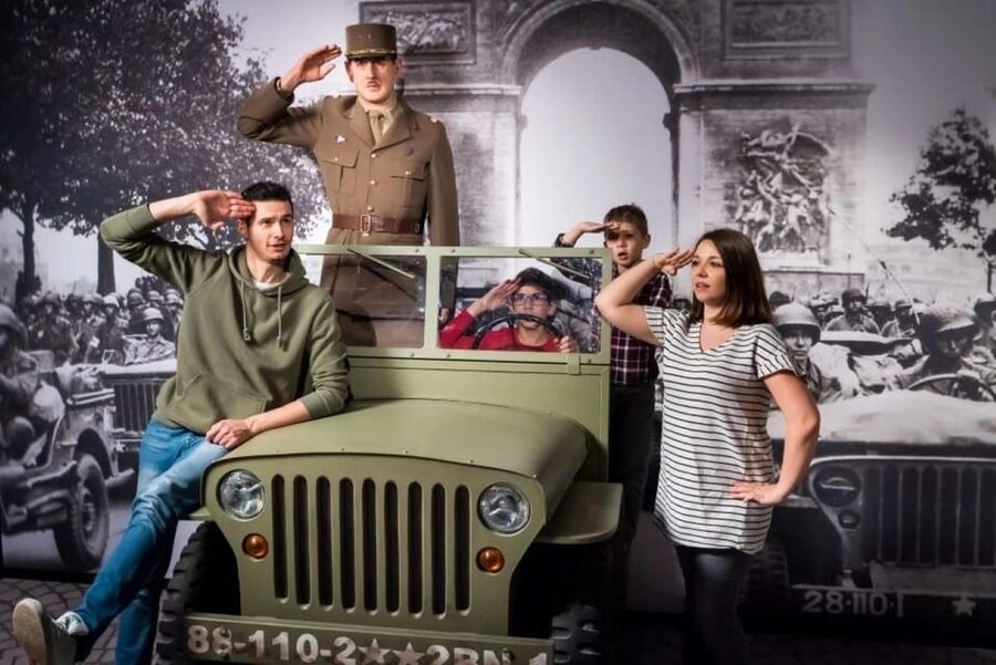 Paris: Grévin Wax Museum Entry Ticket with Audio Guide App - What a visit to Grévin Museum is really like